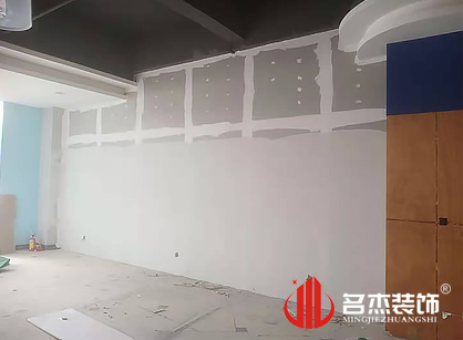 巡工地日記，佛山宏威路服裝展廳裝修項(xiàng)目進(jìn)行中