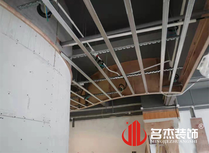 巡工地日記，鑒豐香精香料辦公室裝修項(xiàng)目緊張進(jìn)行中